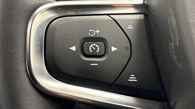 Used Volvo XC40 2022 for sale - 76895617: Photo 31