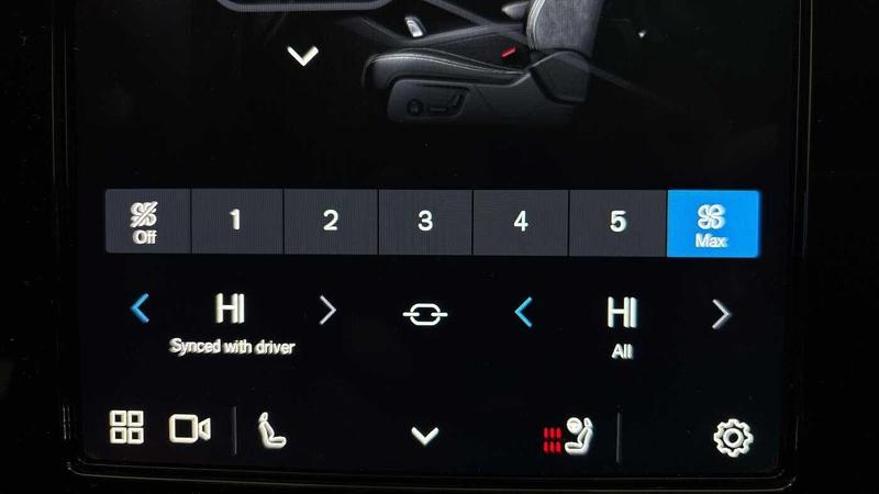 Used Volvo XC40 2022 for sale - 76895617: Photo 40