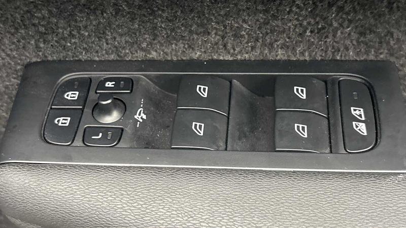 Used Volvo XC40 2022 for sale - 77152117: Photo 24