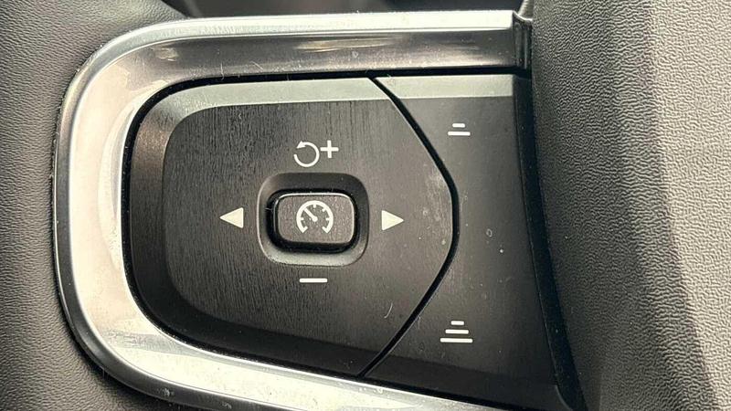 Used Volvo XC40 2022 for sale - 77152117: Photo 30