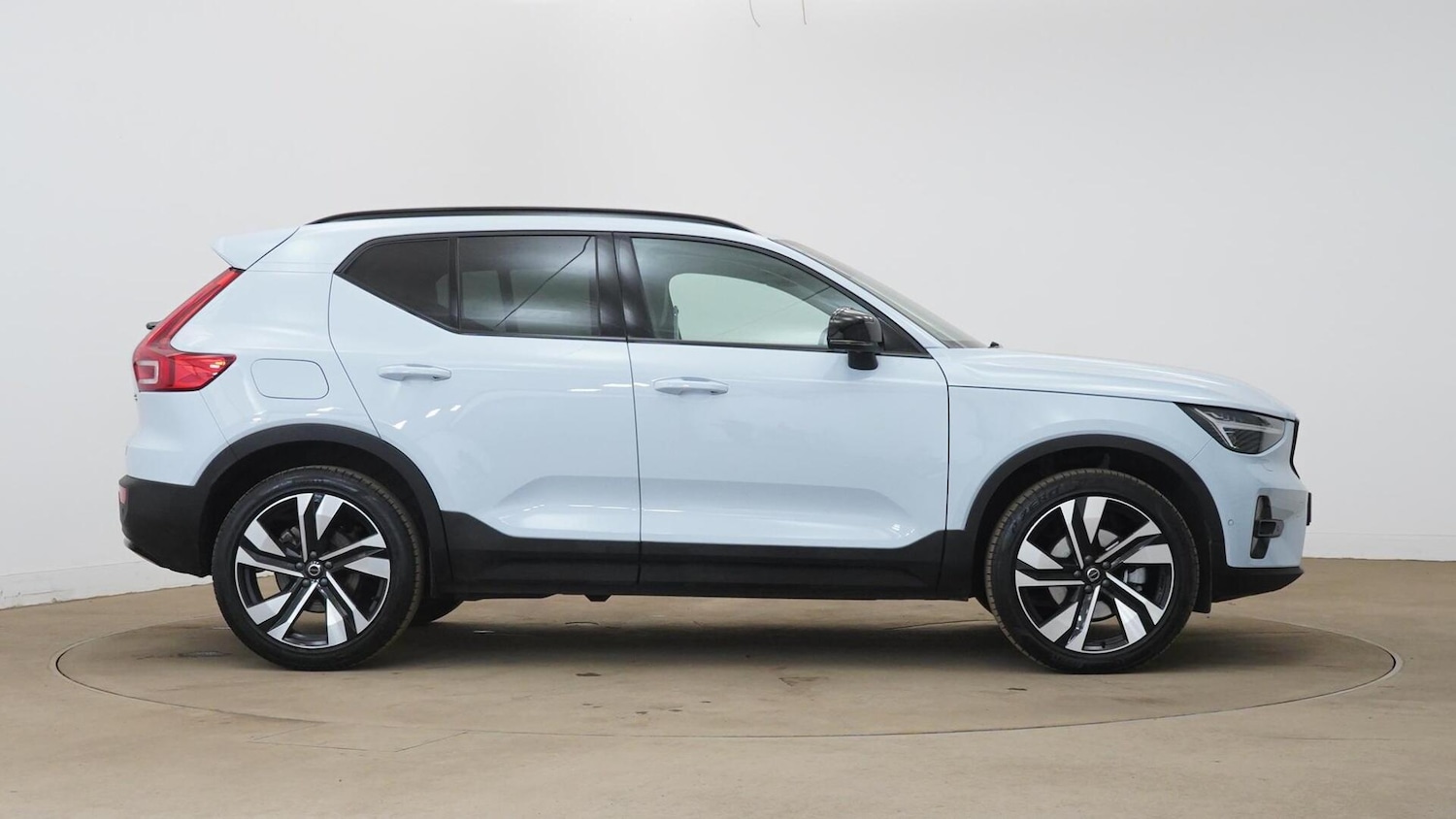 Used Volvo XC40 2024 for sale - 77506288: Photo 3