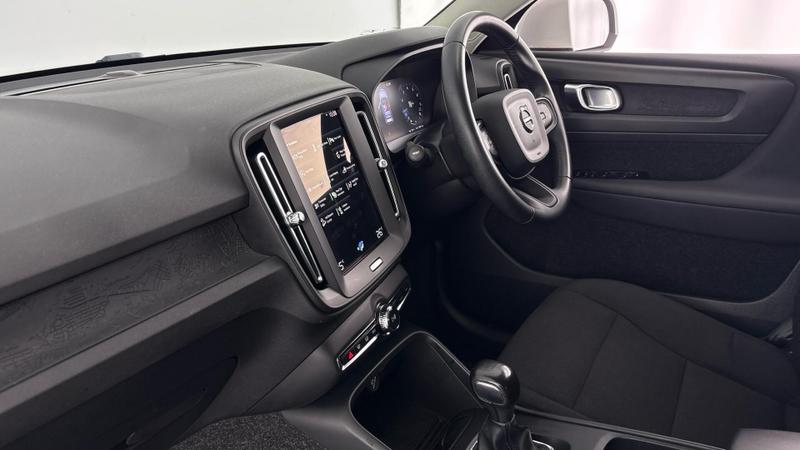 Used Volvo XC40 2021 for sale - 77258469: Photo 2
