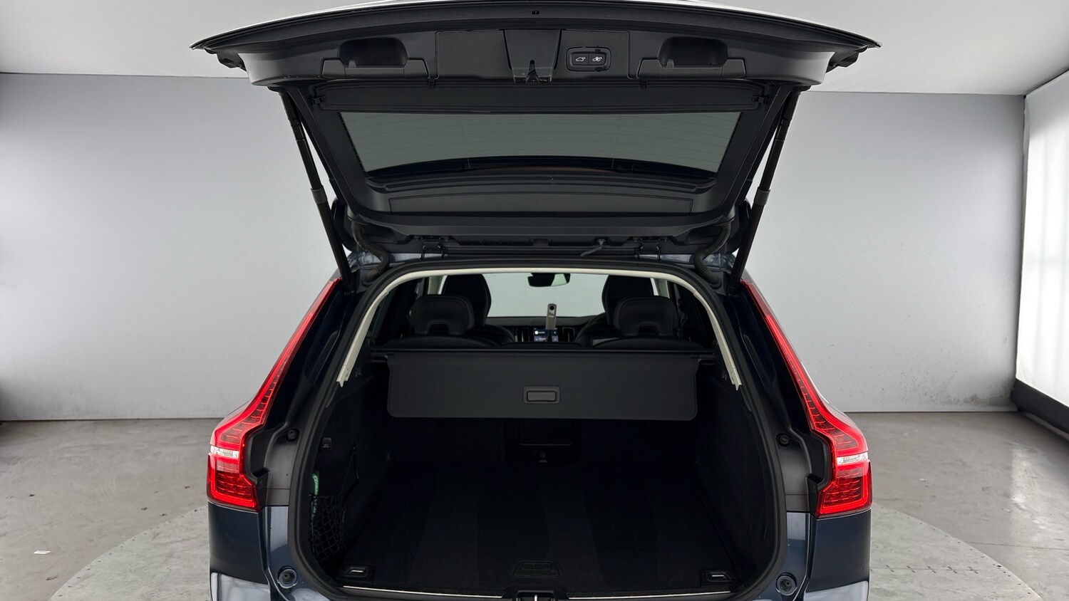 Used Volvo XC60 2025 for sale - 77602715: Photo 13