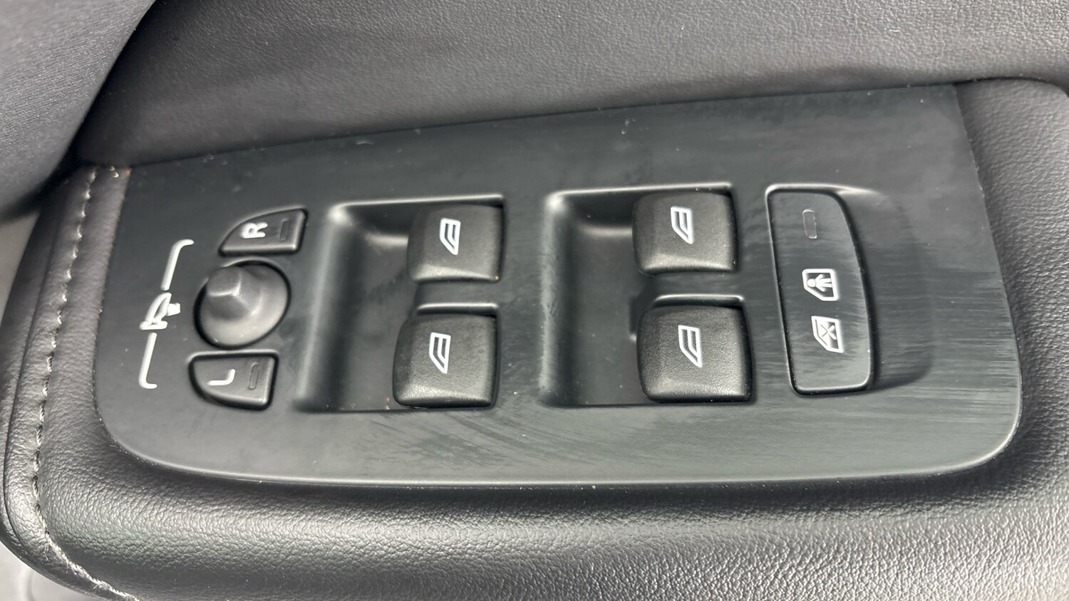 Used Volvo XC60 2025 for sale - 77602715: Photo 17