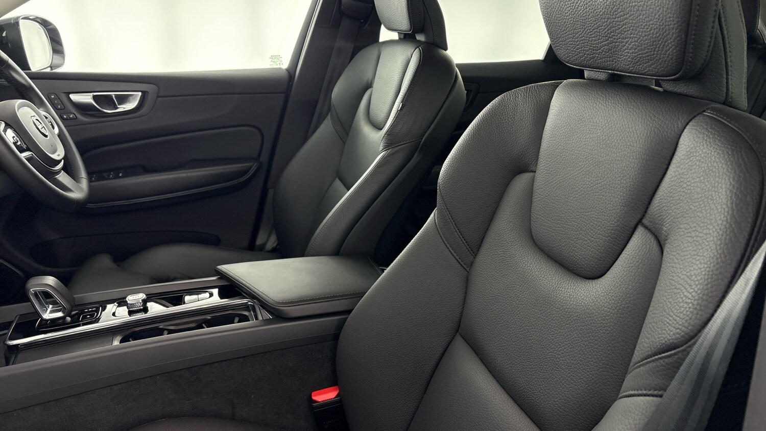 Used Volvo XC60 2025 for sale - 77602715: Photo 34