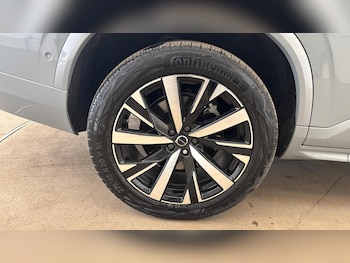 Used Volvo XC90 2025 for sale - 79393759: Photo