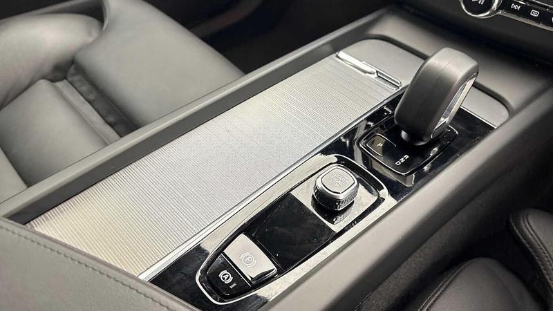 Used Volvo XC60 2025 for sale - 77152125: Photo 30