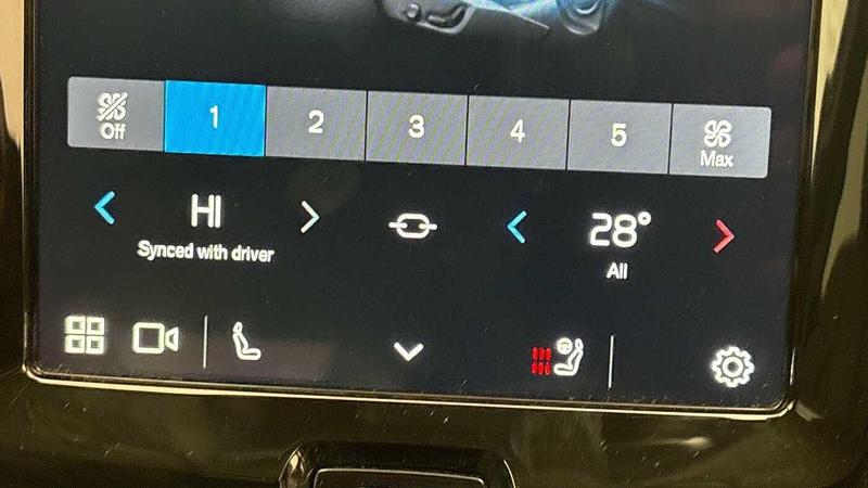 Used Volvo XC60 2025 for sale - 77152125: Photo 38