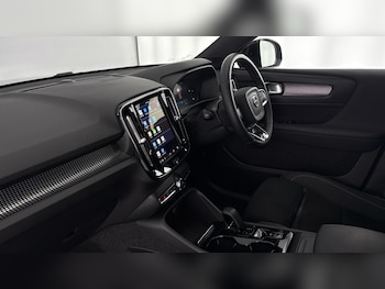 Used Volvo XC40 2024 for sale - 77665177: Photo