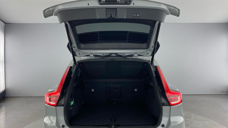 Used Volvo XC40 2025 for sale - 76631240: Photo 12