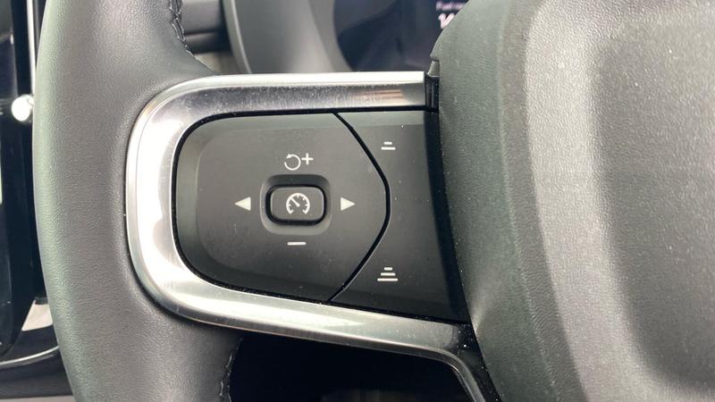 Used Volvo XC40 2025 for sale - 76631240: Photo 23