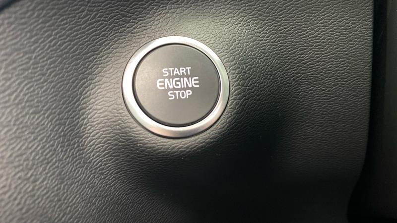 Used Volvo XC40 2025 for sale - 76631240: Photo 30