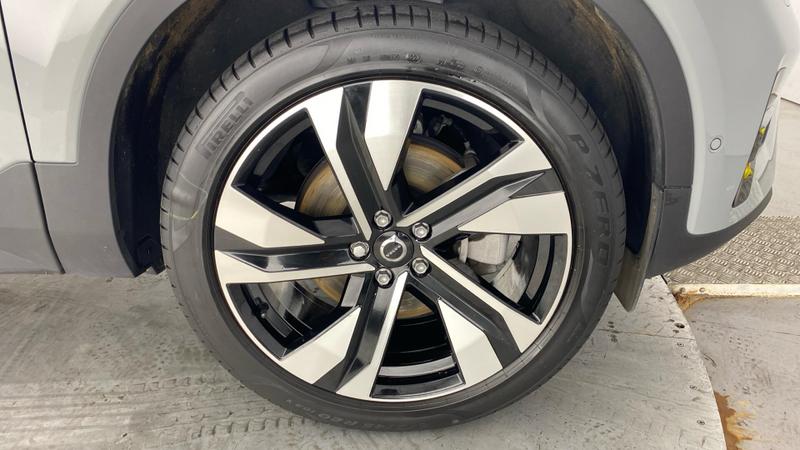 Used Volvo XC40 2025 for sale - 76631240: Photo 5