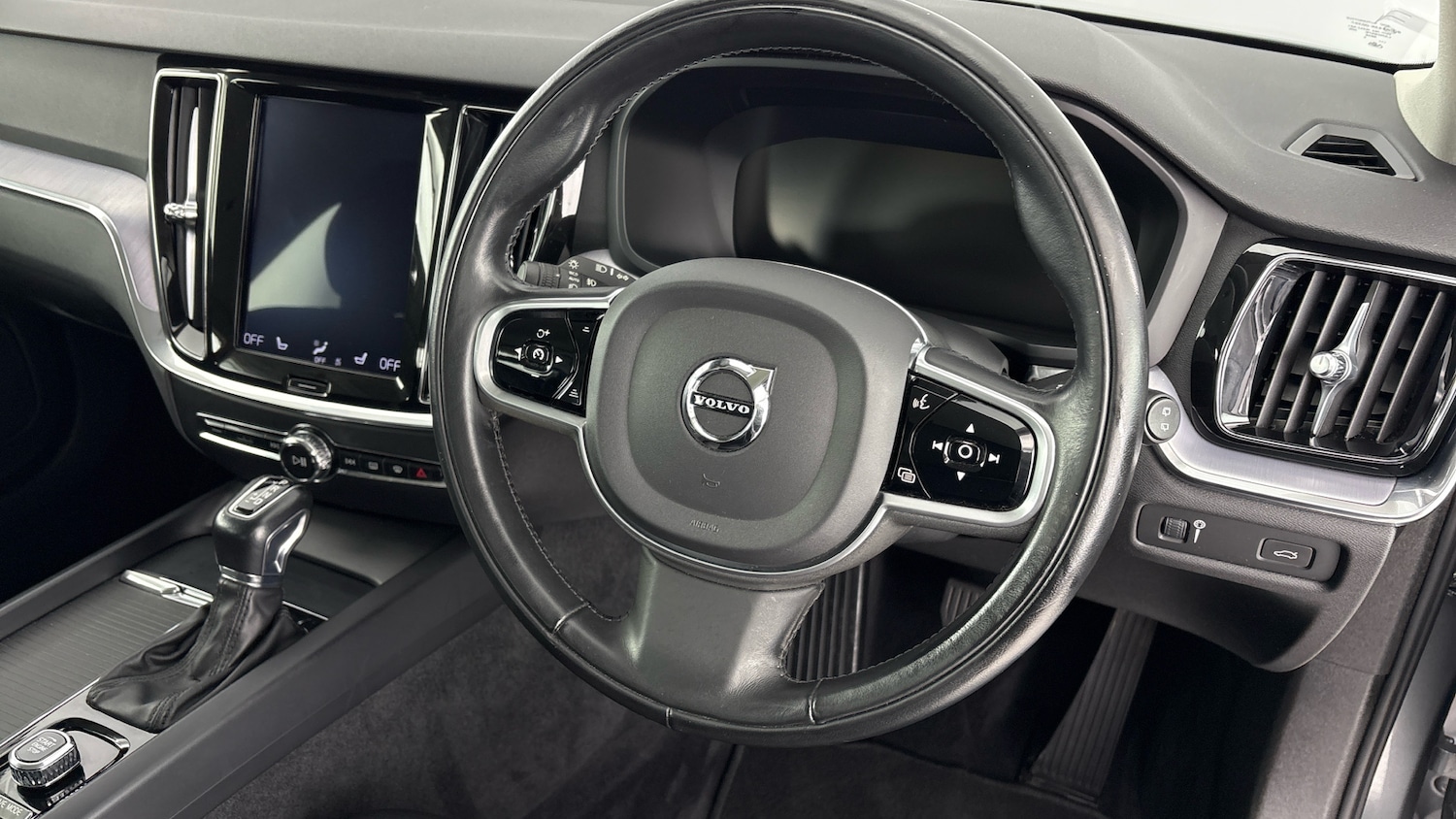 Used Volvo V60 2020 for sale - 77931852: Photo 11