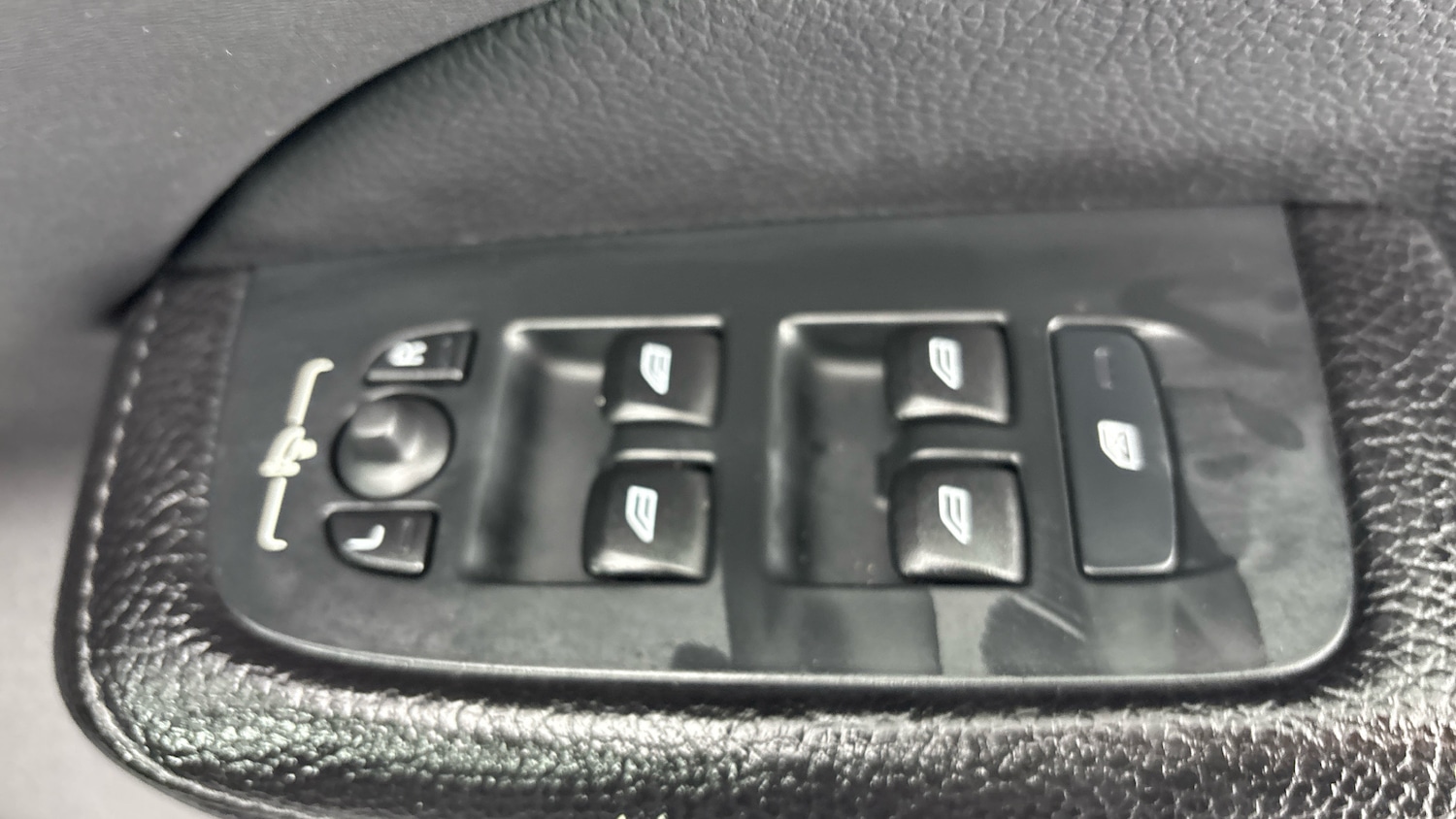 Used Volvo V60 2020 for sale - 77931852: Photo 17