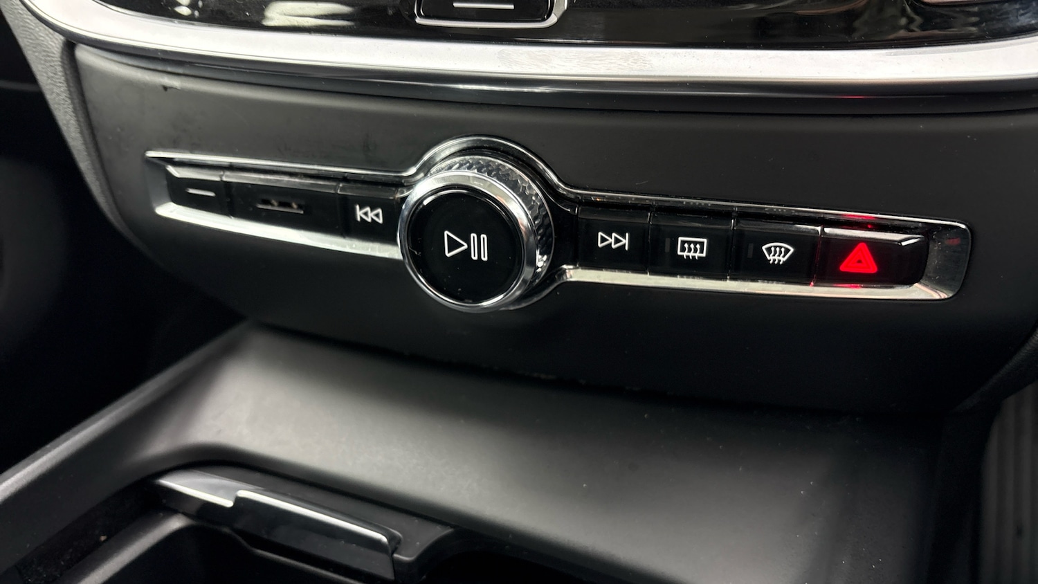 Used Volvo V60 2020 for sale - 77931852: Photo 25