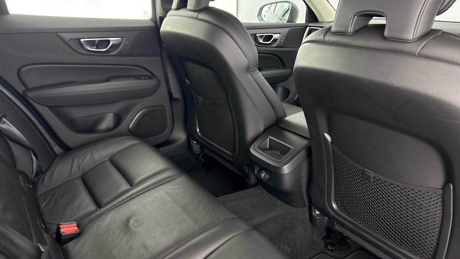 Used Volvo V60 2020 for sale - 77931852: Photo 32