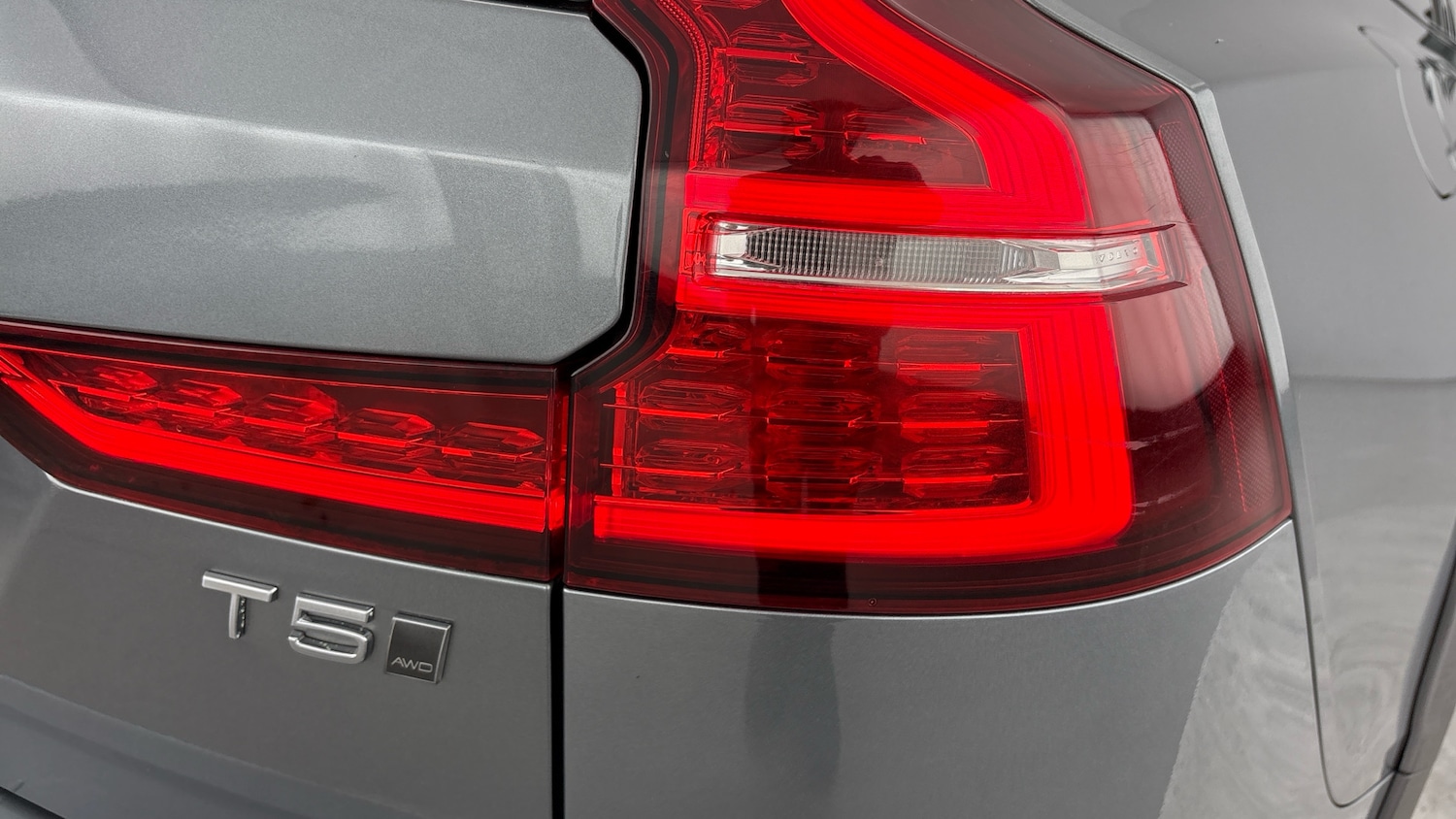 Used Volvo V60 2020 for sale - 77931852: Photo 33