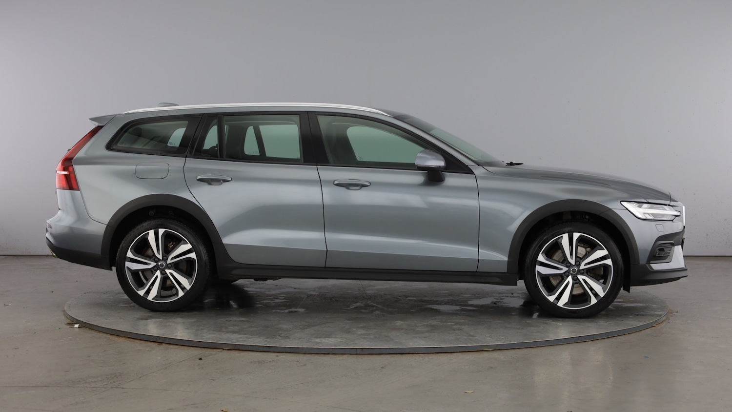 Used Volvo V60 2020 for sale - 77931852: Photo 4