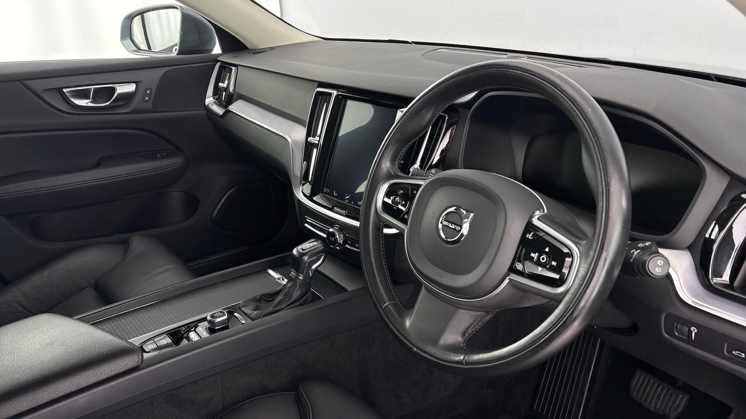 Used Volvo V60 2020 for sale - 77931852: Photo 6