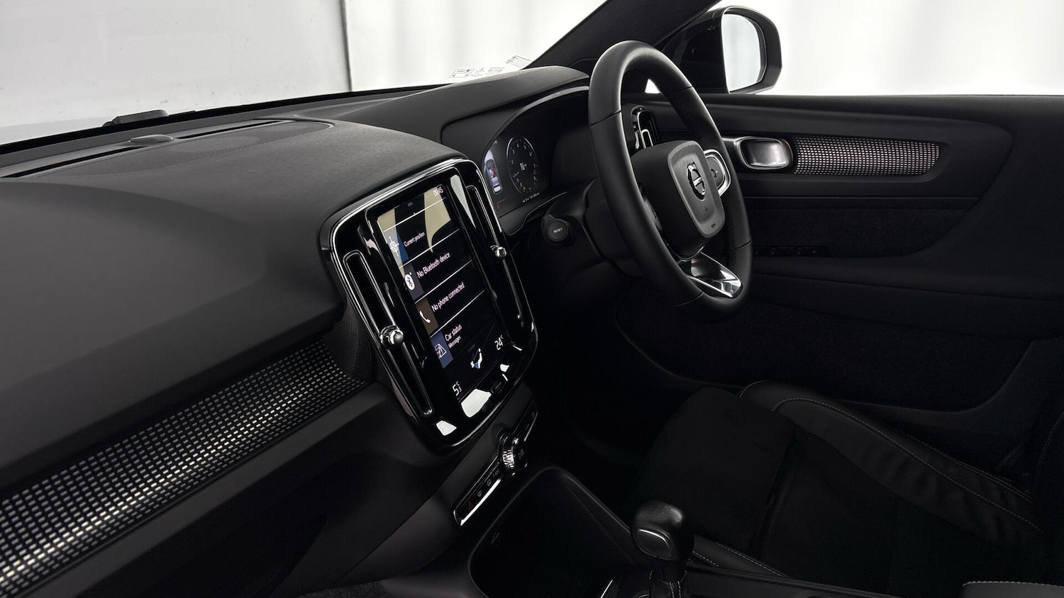 Used Volvo XC40 2022 for sale - 77602723: Photo 2