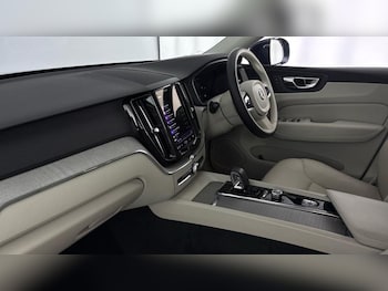 Used Volvo XC60 2023 for sale - 77152131: Photo