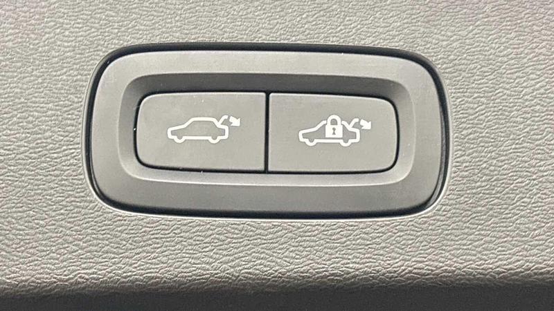 Used Volvo V60 2025 for sale - 77312677: Photo 18