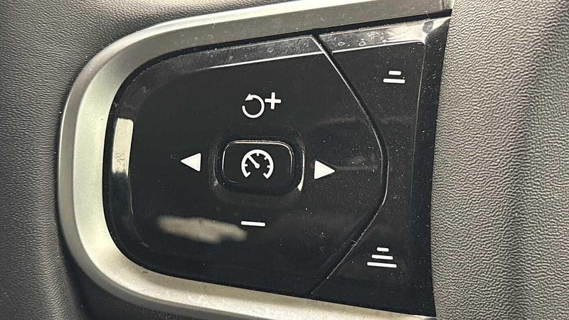 Used Volvo V60 2025 for sale - 77312677: Photo 30