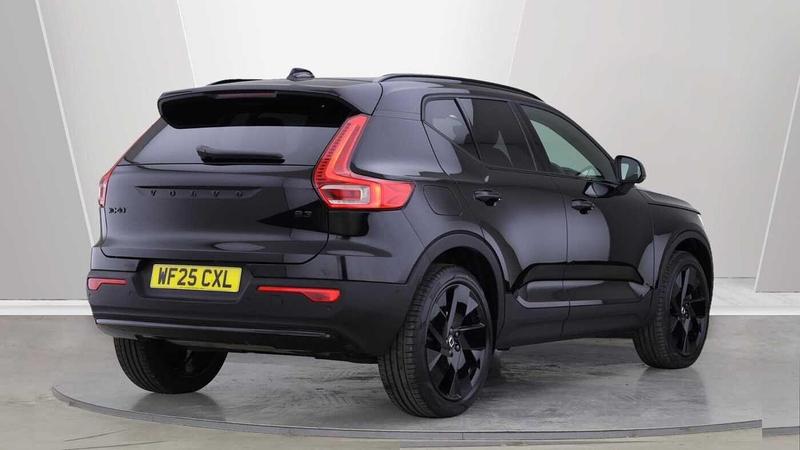 Used Volvo XC40 2025 for sale - 76055998: Photo 2