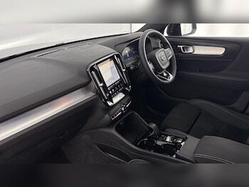 Used Volvo XC40 2025 for sale - 77803926: Photo