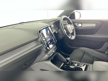 Used Volvo XC40 2024 for sale - 75446237: Photo