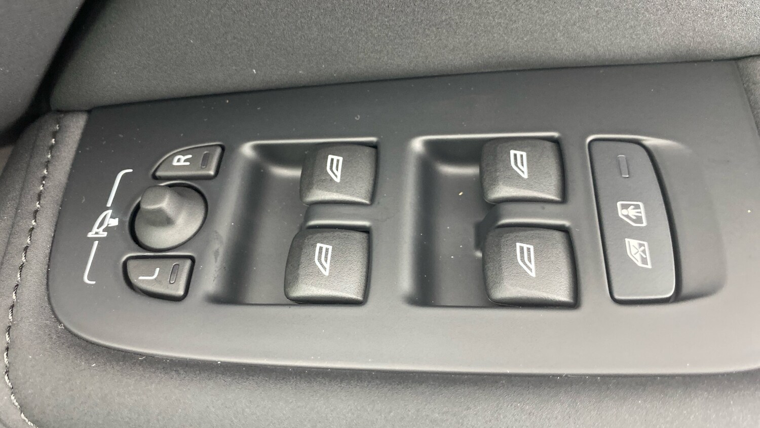 Used Volvo XC60 2025 for sale - 77718152: Photo 20