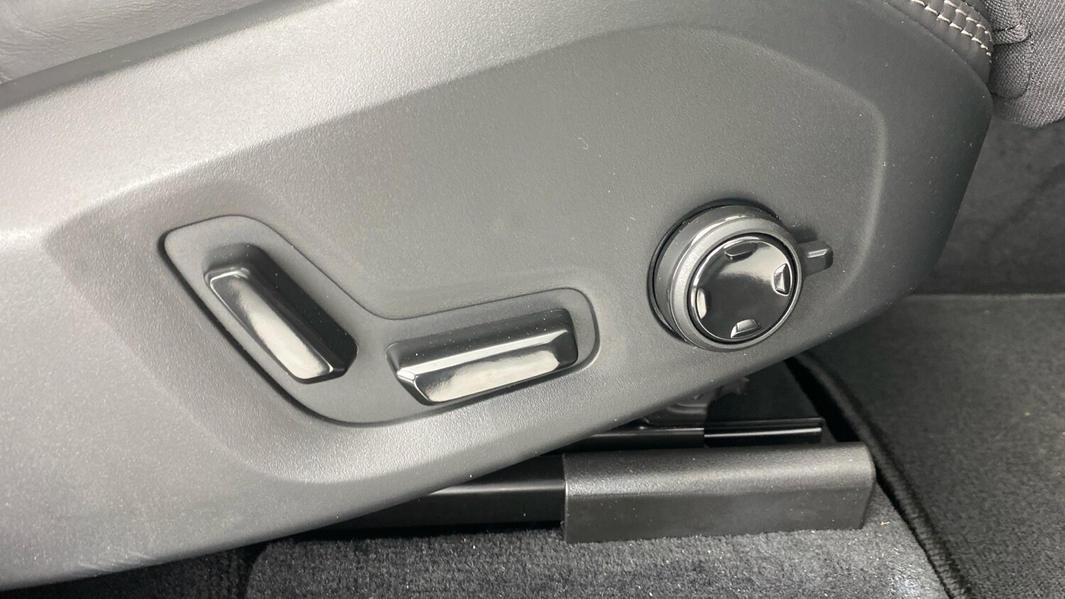 Used Volvo XC60 2025 for sale - 77718152: Photo 23