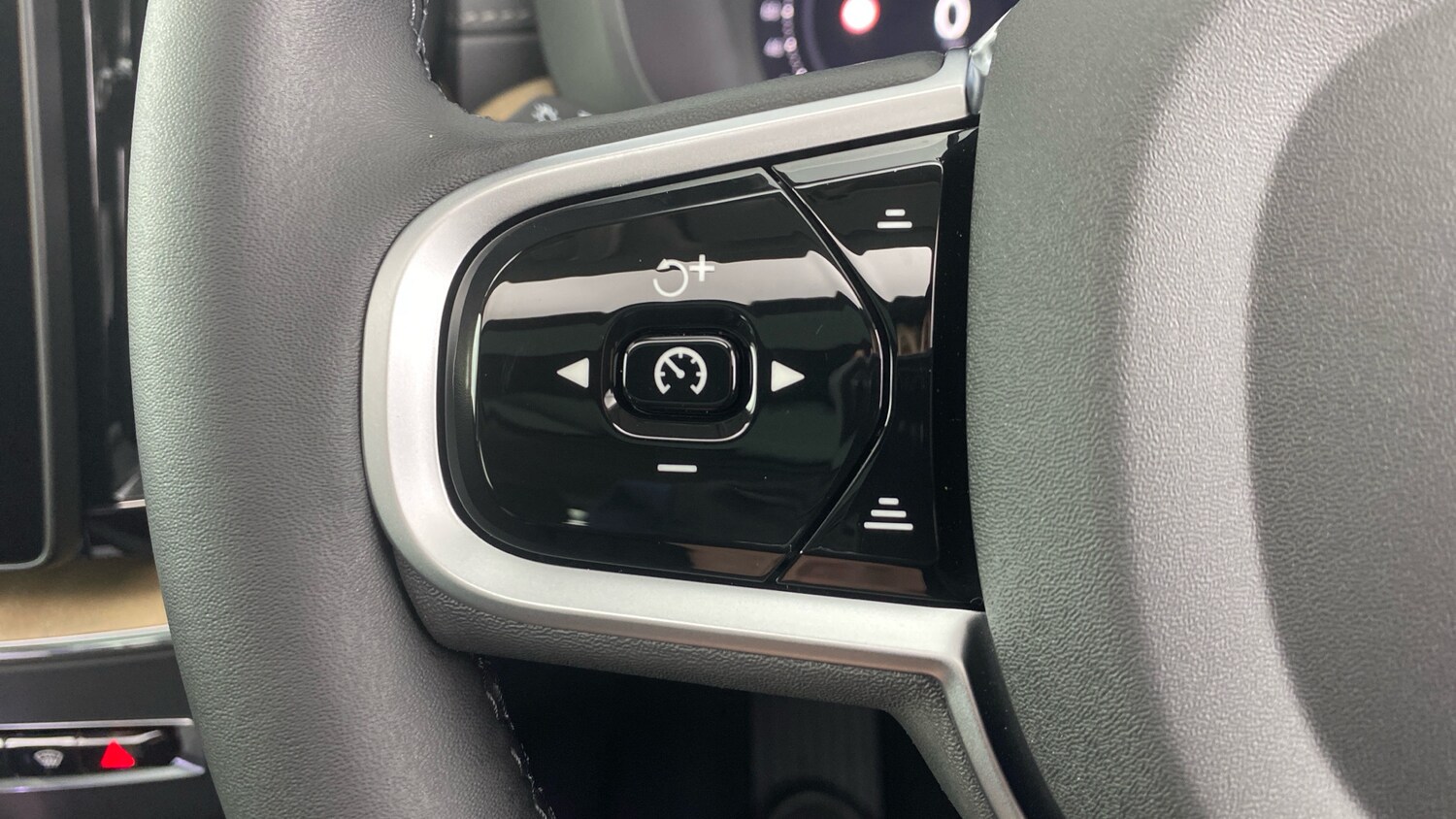 Used Volvo XC60 2025 for sale - 77718152: Photo 26