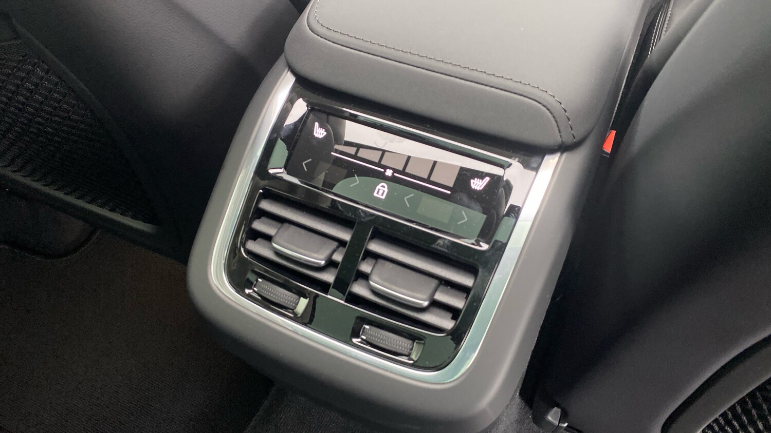 Used Volvo XC60 2025 for sale - 77718152: Photo 40