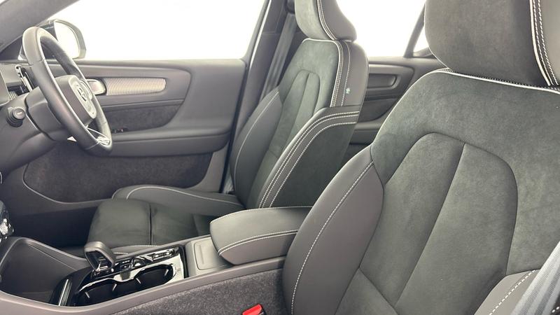 Used Volvo XC40 2024 for sale - 77339870: Photo 38