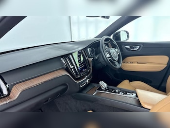 Used Volvo XC60 2021 for sale - 76931202: Photo