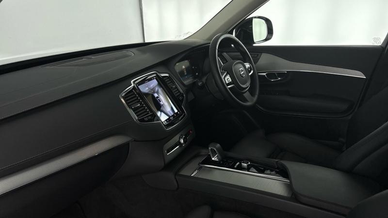 Used Volvo XC90 2023 for sale - 76941289: Photo 2