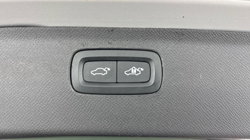 Used Volvo XC90 2023 for sale - 76941289: Photo 31