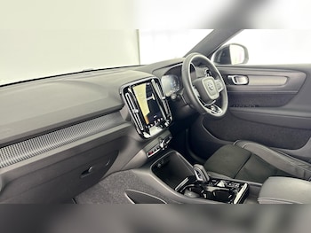 Used Volvo XC40 2021 for sale - 77653232: Photo