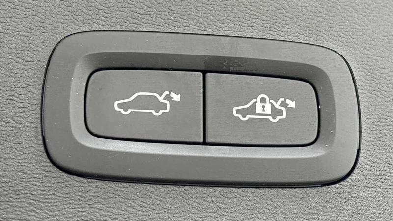 Used Volvo XC40 2025 for sale - 76853450: Photo 19