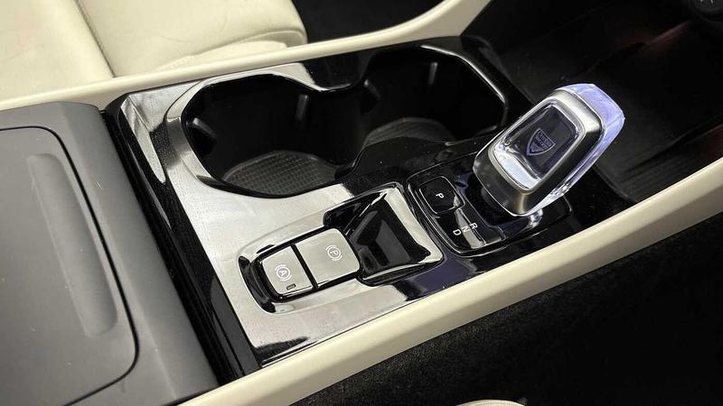 Used Volvo XC40 2025 for sale - 76853450: Photo 32