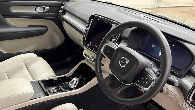 Used Volvo XC40 2025 for sale - 76853450: Photo 9