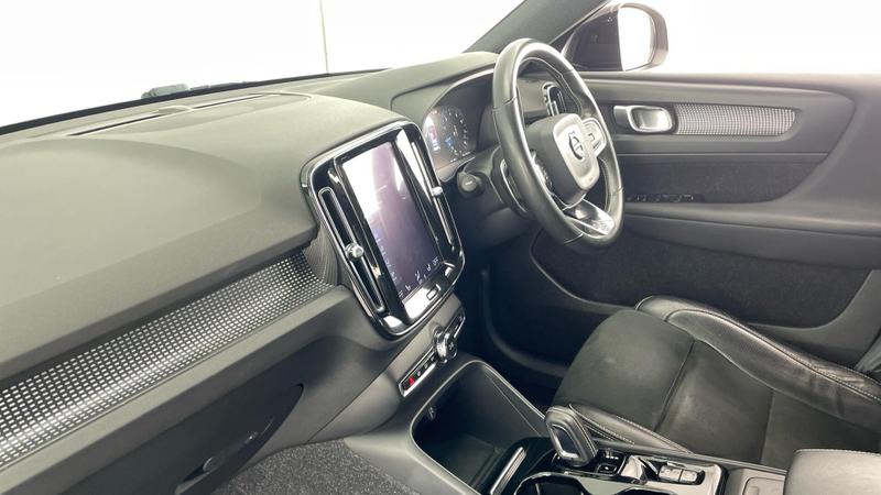Used Volvo XC40 2020 for sale - 77044776: Photo 2