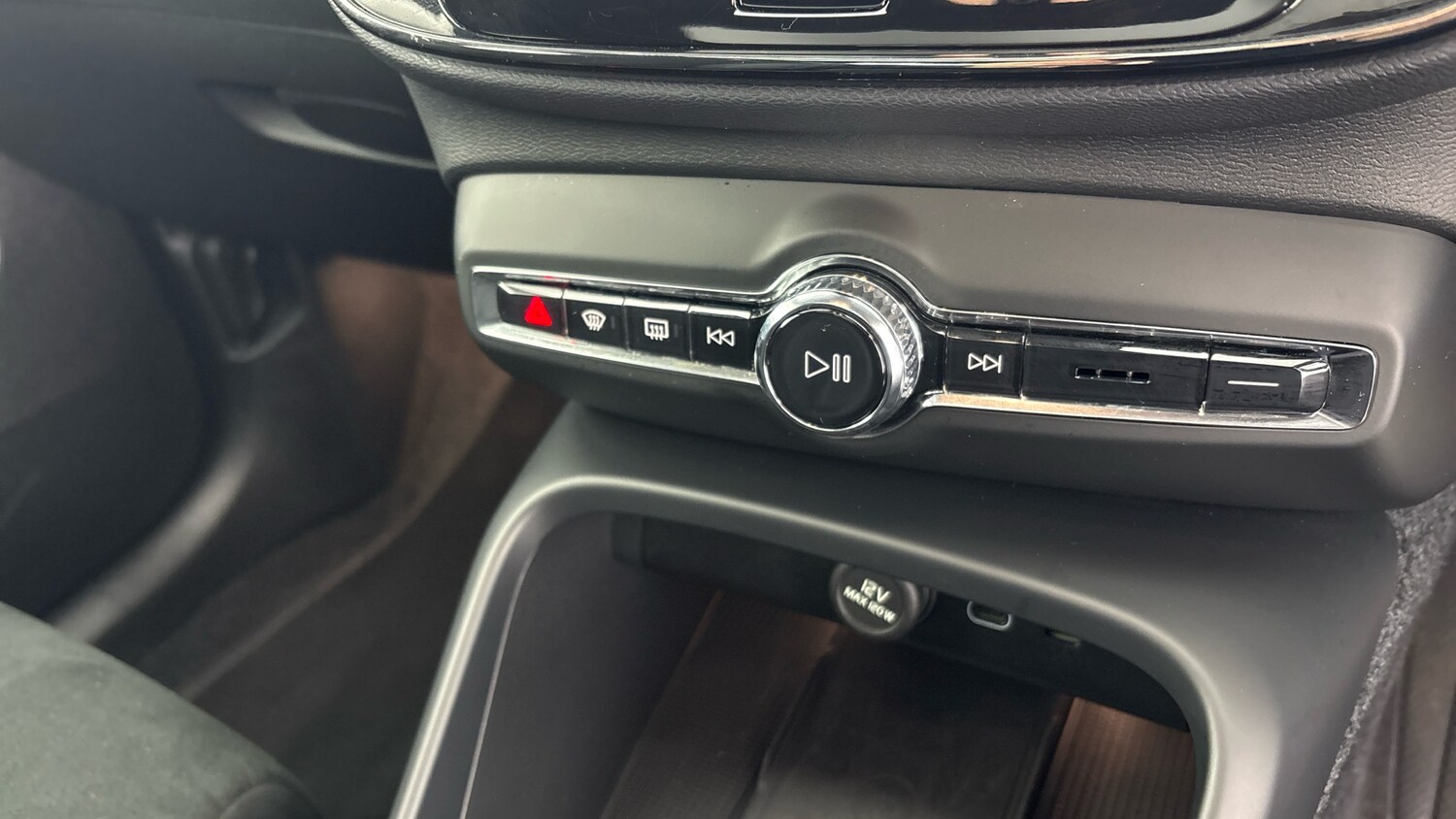 Used Volvo XC40 2025 for sale - 78123258: Photo 23