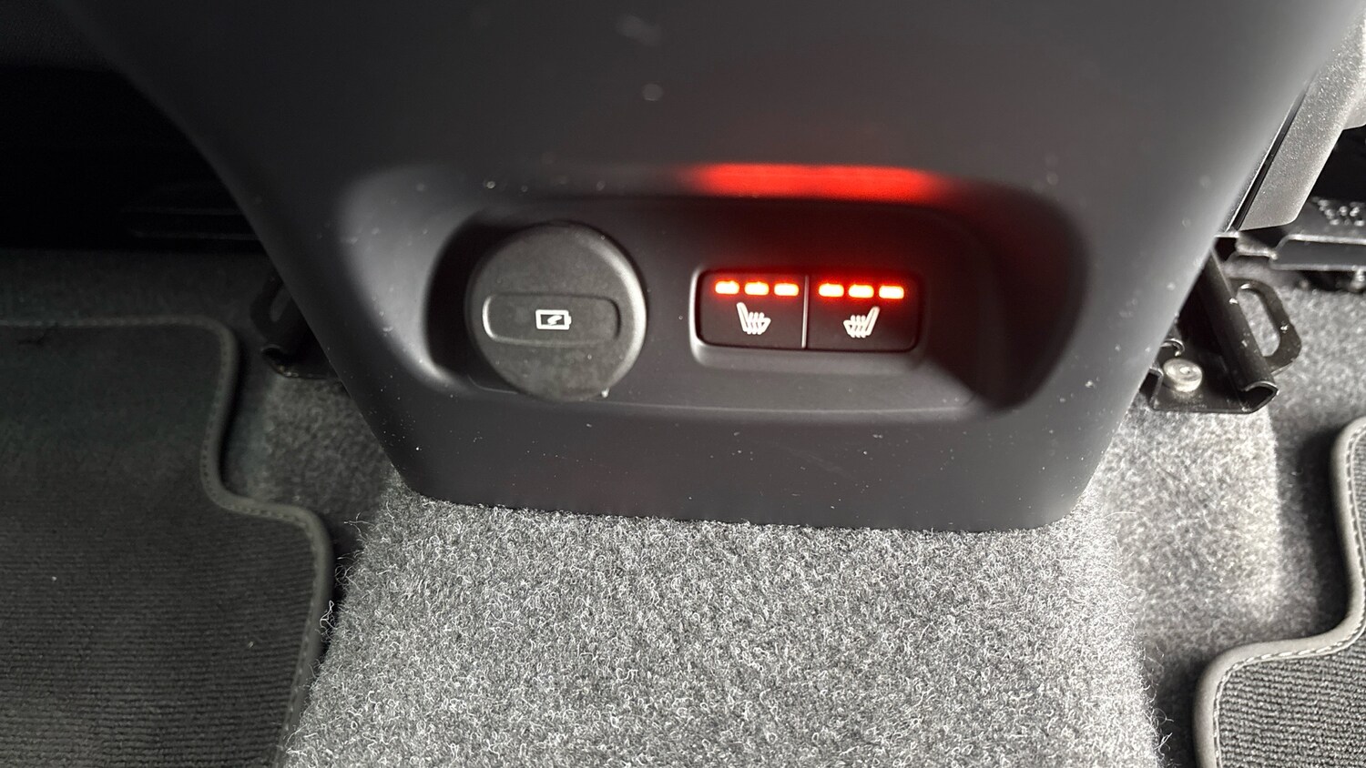 Used Volvo XC40 2025 for sale - 78123258: Photo 32