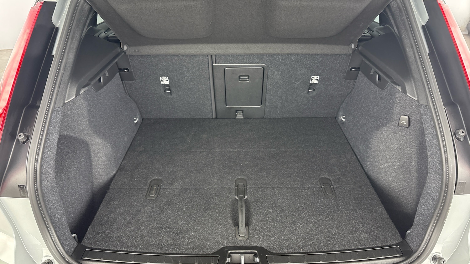 Used Volvo XC40 2025 for sale - 78123258: Photo 35