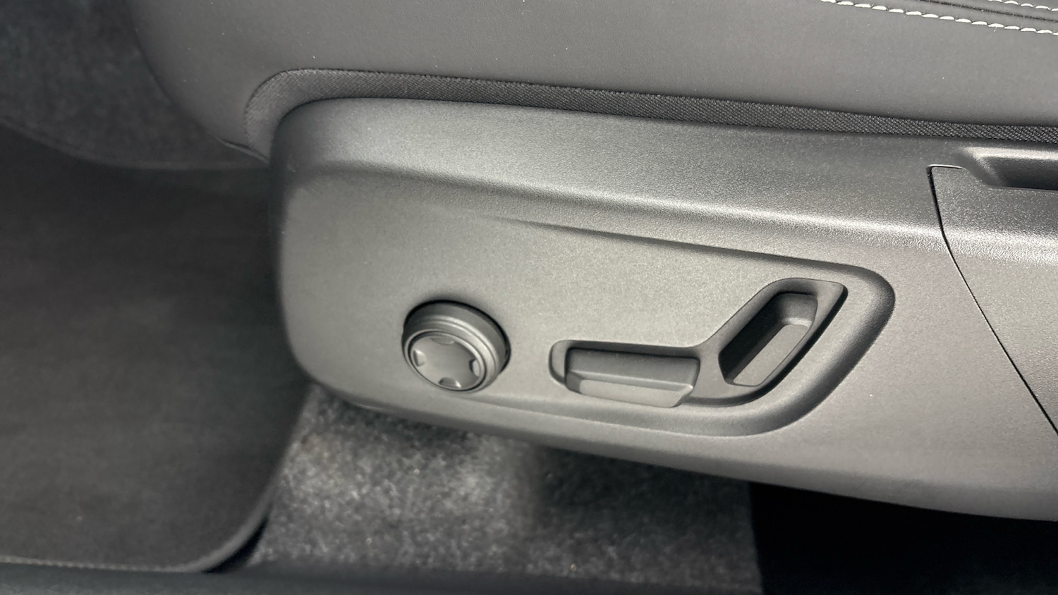 Used Volvo XC40 2025 for sale - 78123258: Photo 39