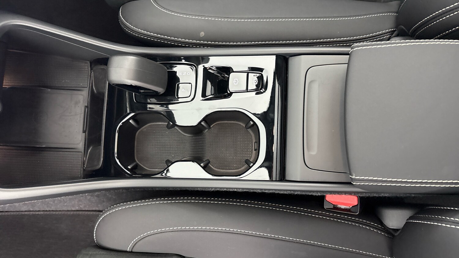 Used Volvo XC40 2025 for sale - 78123258: Photo 40