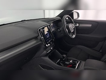 Used Volvo XC40 2025 for sale - 76008500: Photo